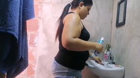 I See My Stepmother Changing Her Clothes, What a Big Ass