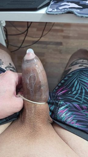 FETISH - CUMMING INSIDE A CONDOM