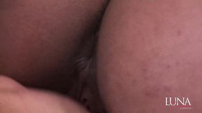 novinha cheia de tesao chupa a buceta da sua amiga que nao resiste e acaba em uma deliciosa transa! grazy moreno