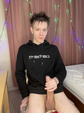 Twink Prostate Tingles During Intense Solo Hand Pump