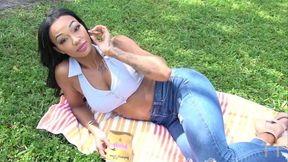 Gold Digger Ebony Babe: Cock Lover