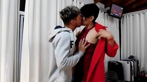 volvio caliente y la tuve  que  cojer
