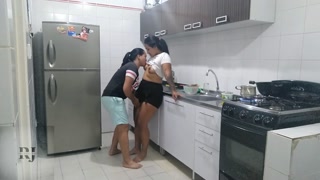 follando en la cocina