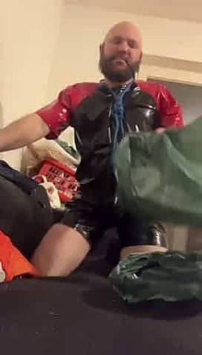 PervertedRoman41 tortures himself in latex with shortness of breath