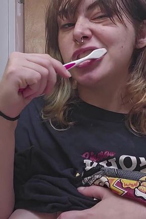 Brushin and Flashin Messy!