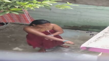 Tamil aunty bathing outdoor