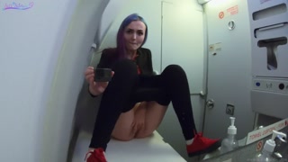 Jerking off my pussy in the airplane and cum Sia Siberia
