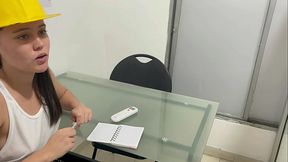 llega una constructora sexy hacer unos arreglos en mi casa y termina calentandome hasta follarme y hacerme correr en ella