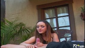 Horny babe squirts while getting fucked hard by a muscular man outdoor