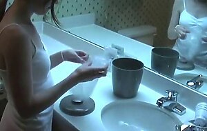 Dagfs - my girlfriend filmed while she masturbated in the bathroom