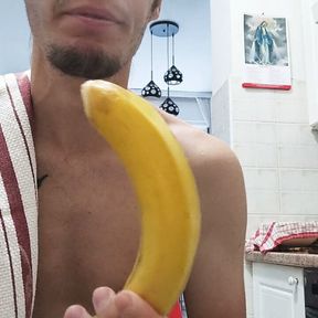 Croat gagging on huge banana deepthroat