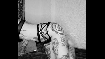 Une vid&eacute_o toujours dans le th&egrave_mes noir et blanc mes amours ,j esp&egrave_re que vous...