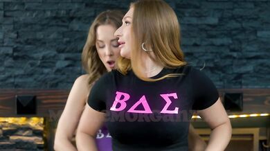 Sorority sister eats her way into the sisterhood with juicy bush