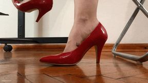 TINY COWORKER AND UNAWARE GIANTESS IN THE OFFICE - MOV Mobile Version