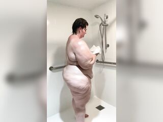 A priceless open shower with me in the hotel