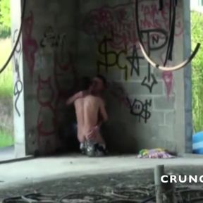 Two sexy french twinks fuck in exhib place outdoor