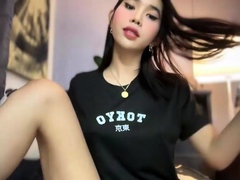 Amateur Asian Ladyboy Masturbates her Anus
