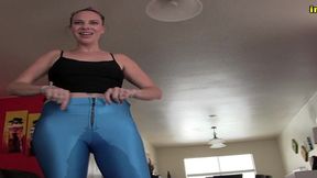 vicki vixxx straitjacket fetish and pissing herself