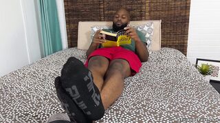 Dallas flaunts his massive feet and dirty socks in a steamy solo session