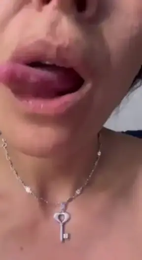 today I have a tongue eager for you 🥒👅lengua
