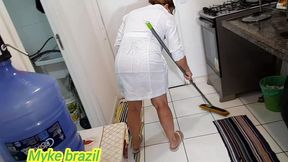 diarista cheia de tesao senta na peca do filho do patrao ela adora sexo anal