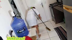 diarista cheia de tesao senta na peca do filho do patrao ela adora sexo anal