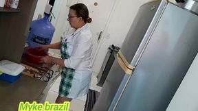 diarista cheia de tesao senta na peca do filho do patrao ela adora sexo anal