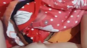 estudiante da ricos y profundos sentones revolcando el deseo, gimiendo de tanto placer ,termina comiendo rica leche