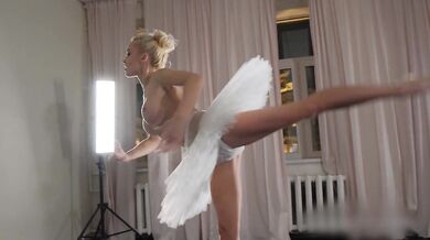 Beautiful performance of a naked ballerina