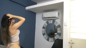 BEAUTIFUL GIRL UNDRESSED AND RECORDS HERSELF FOR HER BOSS