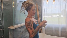 Ass, Abs, and Oil Come Help Me Rub My Muscles and I Will Give You a Show!