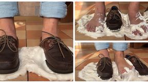 Keys in Hand, Feet in a Trap SD