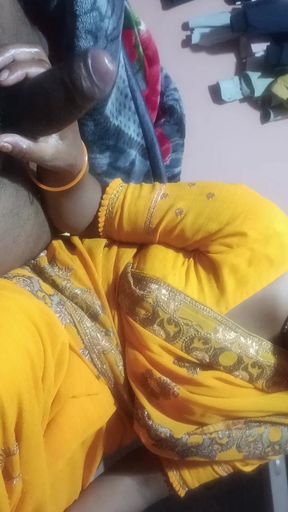 Desi Bhabhi Gave a Handjob and Then Got Her Ass Fucked