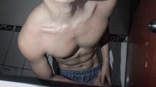 Hermoso Estudiante Se Masturba Mientras Todos Duermen - Part two