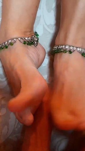 Selena's Beautiful Feet in Anklets Worship