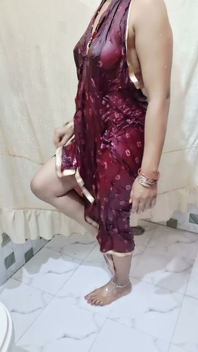 Watching Bengali Bhabhi's cool nude video of bathing will make the penis water come out   Clip 3