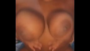 Gostosa se exibindo na camera peladinha