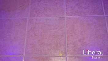 El nacimiento de un cuckold, cornudo disfruta de ver como se cogen a su esposa