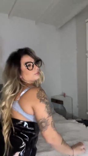 Antiqued white ass gets a pounding