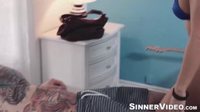 Horny Jessa Rhodes gets her pussy drilled by the thick rod of tattooed Jessa Rhodes