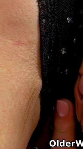Cleaning MILF Lady Sextasy Goes on a Masturbation Spree