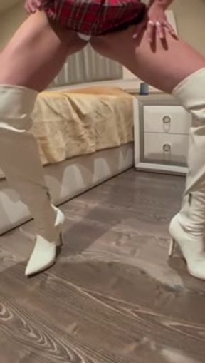 Sexy girl college into my roommate