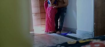 On the day of Holi, the brother-in-law also changed the color of the discount with the color of the neighbor sister-in-law.