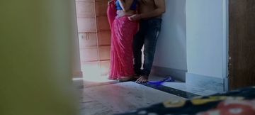 On the day of Holi, the brother-in-law also changed the color of the discount with the color of the neighbor sister-in-law.