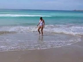 Sunbathing MILF Amateur Video