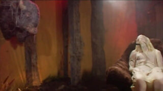 فيديو سادي مازوخي لرجال عبيد موشومين يتعرضون للاغتصاب الشرجي