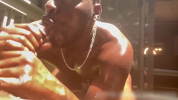 BLACK GUY WITH BIG BOOTY FUCKING WITH MUSCLE TWINK