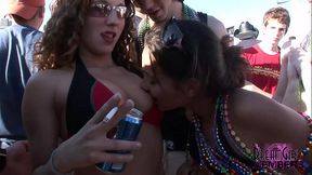 Getting Hot Girls To Flash At Wild Spring Break Beach Party