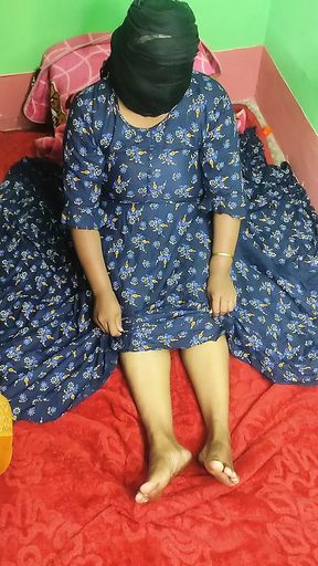 Indian sexy mom Sruti twerking her big ass and showing pussy in cowgirl style
