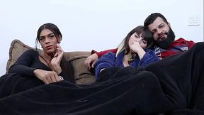 Meu marido fodeu minha amiga trans e eu vi tudo e gostei, ser&aacute_ que sou uma corna conformada?